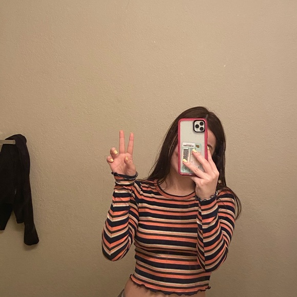 Cute long sleeve top - Picture 2 of 3